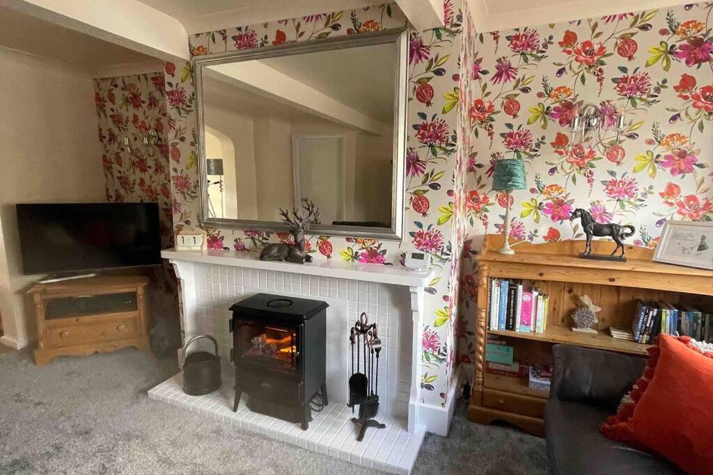 Cute And Cosy 2 Bed Cottage Honley Eksteriør billede